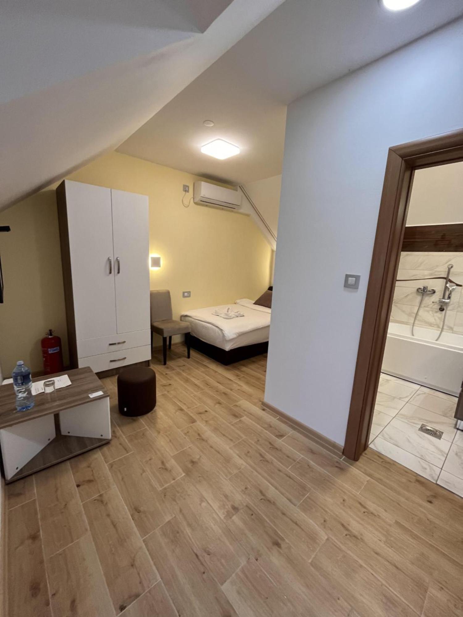 Kovac Residence Zrenjanin Ngoại thất bức ảnh
