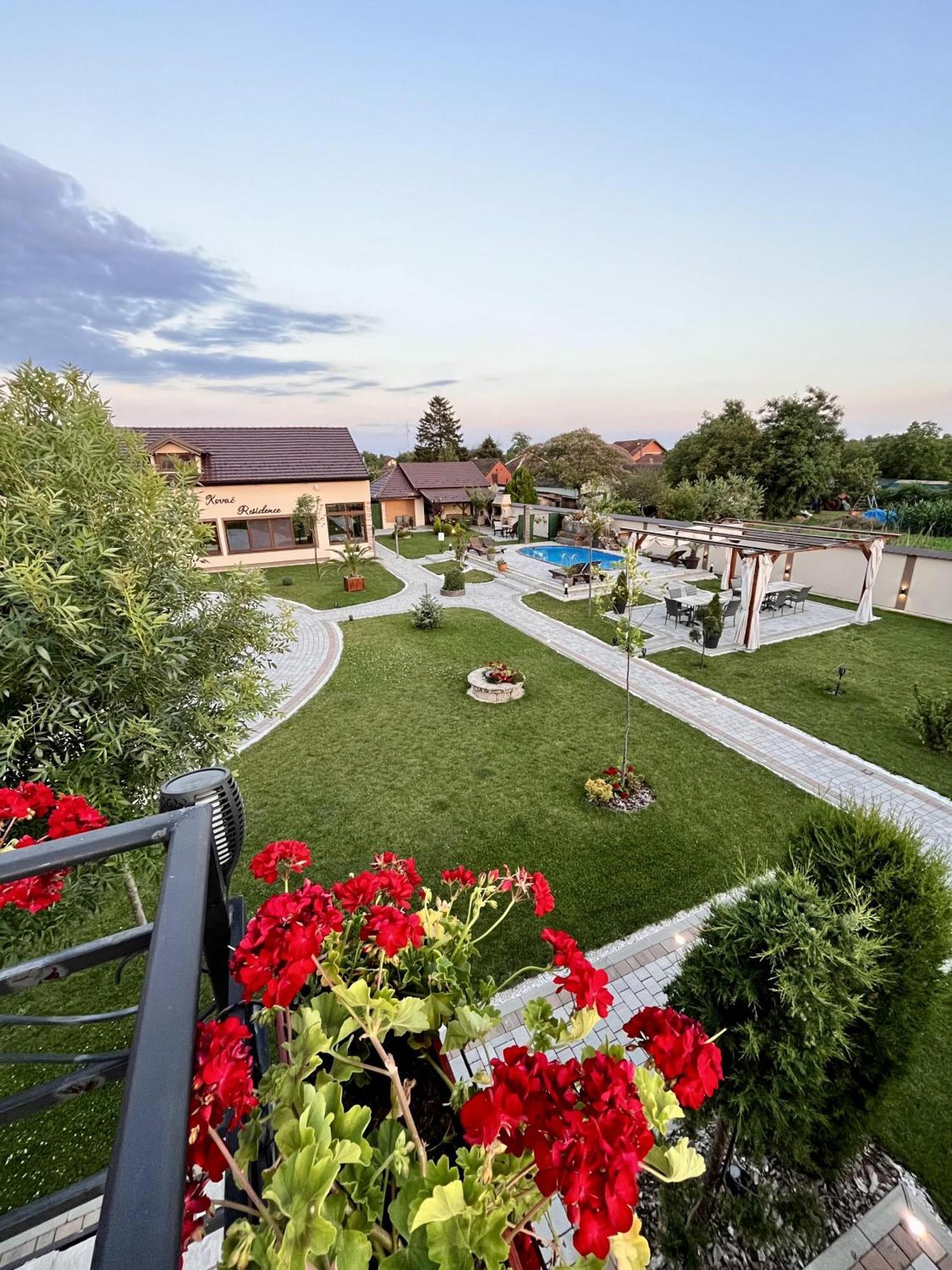 Kovac Residence Zrenjanin Ngoại thất bức ảnh